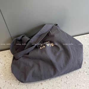 Fashionable Ins Tote Bag: Canvas Material with Magnetic Buckle Closure Large Capacity Single Shoulder Bag for Youths