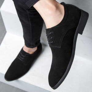 รองเท้าหนังกลับผู้ชายฤดูใบไม้ร่วงสไตล์อังกฤษหนังแท้ผู้ชายหัวแหลมหนังกลับธุรกิจรองเท้าลำลองสีดำขัดทรายรองเท้าหนังผู้ชาย