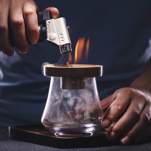 Creative Bar Molecule Cocktail Smoked Wood Cover Bar Creative Mixing Drinks Smoked Wood Shavings Essential Oil Molecular Gastronomy