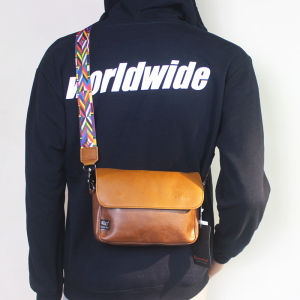 กระเป๋าผู้ชายอินเทรนด์สไตล์ญี่ปุ่นแบรนด์ฮิตกระเป๋าใบเล็กสะพายข้างสายสีสันมีสไตล์เฉพาะตัวสไตล์ INS กระเป๋าสะพายไหล่สะพายข้างแนวสตรีทสำหรับผู้หญิงแนววินเทจ