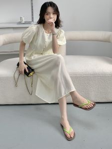 Dép Quai Hậu Thời Trang Mùa Hè Chống Trượt Cho Nữ Đi Biển Đế Bằng Đế PVC Dép Xăng Đan PVC Phong Cách Đường Phố Thường Ngày