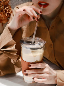 Ins ถ้วยแก้วแบบพกพาพร้อมฟางและฝาปิดทนความร้อนป้องกันการลวกถ้วยกาแฟสกัดเย็นสไตล์หญิง < Ne1> ขวดน้ํา