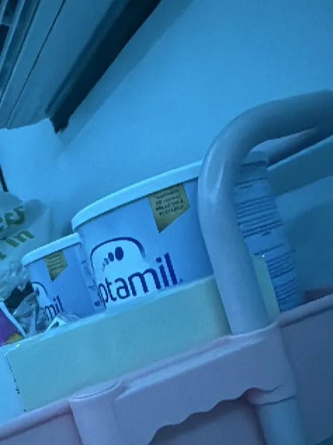 Customer photo for Aptamil 2 Powder 700G - 6-12 months Follow On Milk - Certified from Nutricia UK