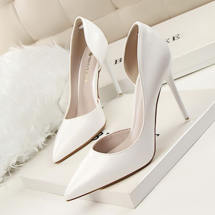White Round Toe Chunky Buckle Fashion High-Heeled Shoes | White high heels,  Fashion shoes, Heels