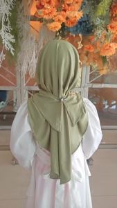 HIJAB ANAK ZIYA SEGITIGA INSTAN KANCING USIA 1 - 4 TAHUN BY DESMONDA HIJAB