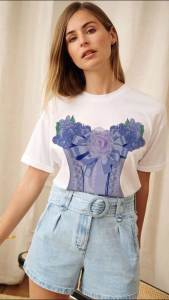 iCONiC x Lady Mamalade T-shirt เสื้อยืด พิมพ์ลาย ติด เข็มกลัดกุหลาบ 3มิติ  เสื้อยืดผญ เสื้อยืดขาว เสื้อแฟชั่น แฟชั่นผญ เสื้อผญ เสื้อยืดไฮโซ เสื้อ I Conic - Lazada