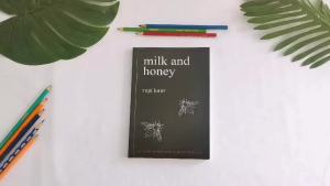 หนังสือภาษาอังกฤษ พร้อมส่ง Milk and Honey หนังสือ By Rupi Kaur หนังสือ Family Poetry Women Love Poems Books for Teen Adult English Reading Book Gifts Paperback