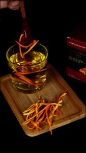 Nấm đông trùng hạ thảo Kingdom Herb chính hãng hữu cơ hộp 10g đông trùng hạ thảo sấy thăng hoa thượng hạng