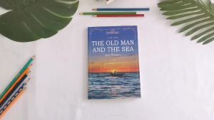 ผจญทะเลใจ หนังสือ หนังสือภาษาอังกฤษ The Old Man and the Sea English Edition by Ernest Hemingway Classic Literature Fiction Sea Story Book Original English Novel คุณค่าสำหรับคนที่喜歡อ่านบทเรียน เป็นเอกลักษณ์ที่สูง 551 ตร.ม