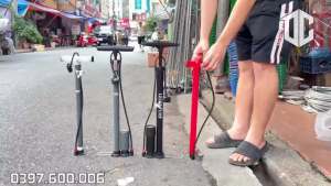 Bộ Bơm Xe Đạp Xe Máy Bơm Bóng Có Bình Nén Áp Lực 150 PSI Kèm Phụ Kiện Đầu Gió To - Nhỏ Kim Bơm G090501 G090502 Wynns Hợp kim nhôm chuyên bơm lốp bóng đồ chơi.
