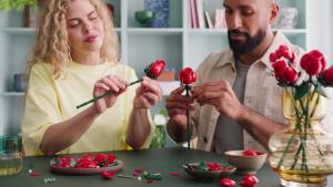 LEGO Icons 10328 Bouquet of Roses Building Set (822 Pieces) Mainan Susunan Balok (18 Tahun+)