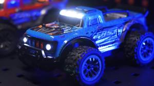 รถบังคับวิทยุ ความเร็ว35+ รถปีนเขาไฟฟ้าความเร็วสูงสำหรับเด็ก 2.4Ghz รถบังคับบิ๊กฟุต ชาร์จแบตด้วยสายUSB 2 หรือ 4 ชั่วโมง