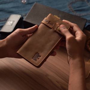 Dompet Panjang Lipat 2 Pria Kulit Crazy Horse Klasik Keren Total 9 Slot Ruang Koin Resleting Kancing Klip Pouch HP Rantai Pengaman Untuk Motoran Gaya REVEN Bontage