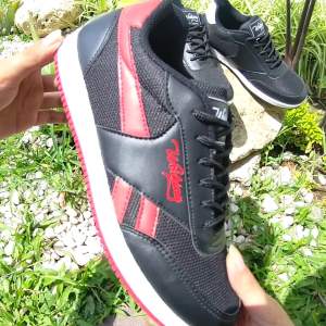 Sepatu Kasual Pria Bahan Kulit Working T-08 Size 39-43