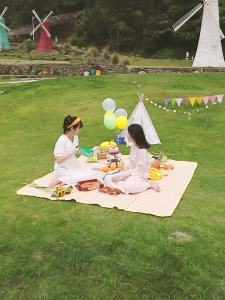 Tikar Piknik Lipat Tebal Anti Air Alas Piknik Camping Waterproof