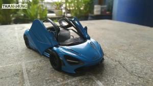 Diecast Mobil Mainan Miniatur McLaren 720S Supercar Miniature Die Cast Model 1:36 Souvenir Kado Pajangan