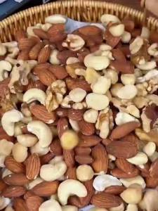 【Buy 1 Take 1】Mr.Squirrel Mixed Nuts 4 in 1 Almond Cashew Nuts 250g 500g Nuts And Dried Fruits Walnuts Pecans Healthy Snacks