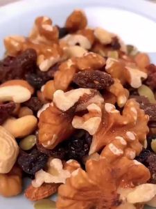 Extra Large Trail Mix: Daily Mixed Nuts & Fruits
