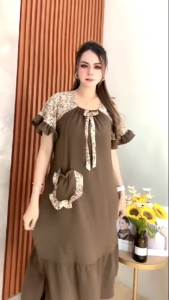 DRESS SAKIRA KARET DEPAN SAKU SATU LENGAN MOTIF BUNGA CRINKLE REMPEL BAWAH CLARESSA COLLECTION
