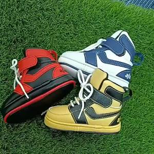 ปลอกหุ้มหัวไม้กอล์ฟกอล์ฟคลับแฟชั่น PU ปลอกสวมหัวไม้พัตเตอร์กอล์ฟรูปรองเท้าผ้าใบหนัง