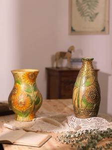 แจกันดอกไม้สูง แจกันวาดดอกทานตะวันงานฝีมือที่สวยงาม แจกันเซรามิค แจกันสีอ่อน เครื่องประดับตกแต่งบ้าน มี3 ขนาดให้เลือก