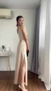 [ninetofive.fr] Agelie Dress - Maxi dress / เดรสยาวผ้าซาตินสีทองอ่อน  เดรสออกงาน เดรสไปงานแต่ง ชุดเพื่อนเจ้าสาว