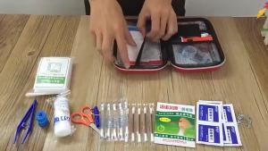 กระเป๋าเก็บยาและเครื่องมือแพทย์ กระเป๋ามีซิป เปิด- ปิด ใช้งานง่าย พกพาสะดวก วัสดุ EVA + ผ้า Oxford ใส่ในกระเป๋าเดินทางได้ ไม่เกะกะพื้นที่ ใช้เป็นกระเป๋าจัดระเบียบยา สำหรับพกพาเดินทาง กันน้ำ