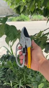 กรรไกรตัดกิ่งด้ามเหลือง รุ่นใหม่ กรรไกรตัดกิ่ง เครื่องมือจัดทำสวน เครื่องมือทำสวน อุปกรณ์ช่าง อุปกรณ์ทำสวน