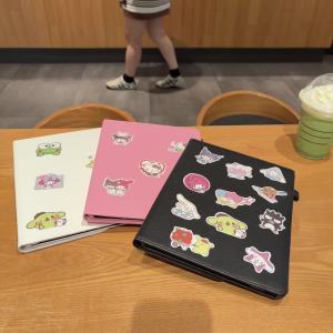 ⭐24 ชั่วโมงส่ง⭐Sanrio สติ๊กเกอร์ เคส for iPad air7 2025 11 pro 2024 11 Gen11 10 10.9 2022 Gen9 10.2 pro 11 2021 เคสไอแพด Air4 5 6 Case การหมุน 360