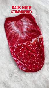 Kaos Kucing & Anjing Motif Strawberry