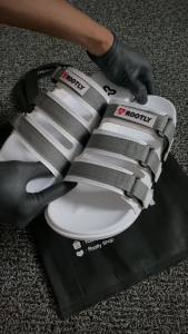 Rootly - Sandal Velcro Pria Slip On White Grey