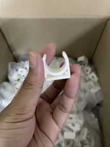 50 ตัว ก้ามปูจับท่อเดินสายไฟ 20mm ขนาด กิ๊ปจับท่อไฟ คลิปก้ามปู แคล้มก้ามปู แคล้มจับท่อ พร้อมส่งจากโรงงาน, สีขาว