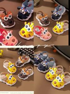 รองเท้าแตะ พื้นนิ่ม พื้นหนา ป้องกันการลื่น พิมพ์ลายการ์ตูนน่ารัก เหมาะกับฤดูร้อน สําหรับเด็กผู้ชาย และเด็กผู้หญิง(อายุ 0-2 ปี-14CM-21)oili