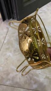 Bếp cồn mini họa tiết hoa cúc mạ vàng sang trọng