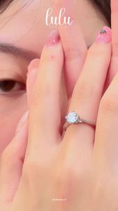 Lulu Moissanite Jewelry - Perhiasan Wanita Cincin Berlian Moissanite 1 Carat Lapis Emas 18K - Hana Moissanite Ring 1 CT Sertifikat GRA