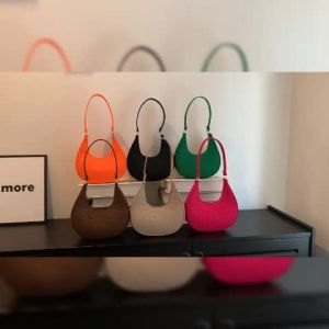 QZshop งานปังมาก กระเป๋าแฟชั่นผู้หญิง งานสวย ทรงโค้งรับรูปแขน สะพายเข้าไหล่สุดๆ ไม่พอ สีสันน่ารักน่าจัดถึง 6 สีอีก งานนี้คุณสาวๆไม่ควรพลาด รีบจัดด่วนๆ