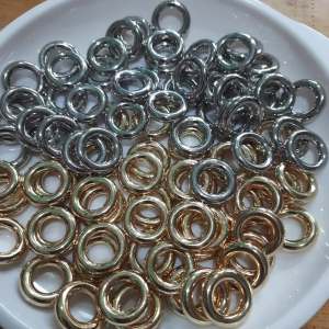 ห่วงสีเงินสีทอง ขนาดกว้าง 2.5 cm. ห่วงไม่มีรอยต่อ สีเงางาม นำไปใช้งาน DIY ต่างๆ แพคละ 10 ชิ้น พร้อมส่งค่ะ