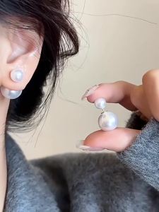 🔥🔥Roman Holiday Three Wearing Earrings Fashionable Double-sided Pearl Earring Women Versatile Earrings