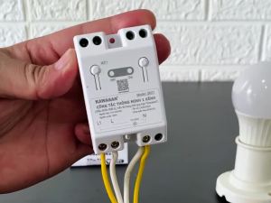 Công tắc wifi thông minh điều khiển bật – tắt thiết bị độc lập từ xa qua App Kawasan trên điện thoại SK01/SK02/SK04