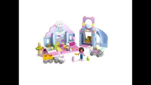 LEGO Gabbys Dollhouse 10796 Gabbys Kitty Care Ear (165 Pieces) Building Blocks for Kids (4 Tahun+)