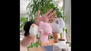 Cute Cat Plush Tail With Sound Keychain Pendant - Adorable Sound-Emitting Cartoon Keychain Bag Charm Birthday Christmas Gift Mainan Budak Perempuan Lelaki 可爱BB叫休闲猫小公仔毛绒挂件带声音吱吱叫卡通钥匙扣包挂饰娃娃