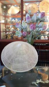 Nón khung lá thưa khung lưới nan tre VIỀN CHỈ TRẮNG NÓN NGỰA PHÚ GIA BÌNH ĐỊNH nón chụp ảnh - Tặng: Quai đeo túi đựng