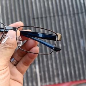 Kacamata Minus Sporty POROHE 6001 Full Rim Frame Hitam dengan Photocromic Lensa Biru untuk Pria