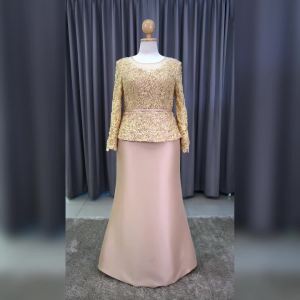 ชุดแม่เจ้าสาวเรียบหรู ลูกไม้ไม่แก่ ชูฮูลมือช่วย ชุดแม่เจ้าบ่าวตอนเช้า กลางวัน สวย หรู ทันสมัย PFL216-GLD ทอง ครีม น้ำตาล