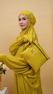 Mukena Terusan Dewasa Rayon Bordir Timbul: Satu Set Mukena Terusan & Tas Cantik