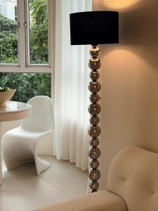 🧡Floor lampไฟใต้ดินขั้นสูง🧡ไฟห้องนอนห้องนั่งเล่นการติดตั้ง ที่หรูหราของครอบครัวโทนแสง 3 โทน ผ้าคลุมโคมไฟ