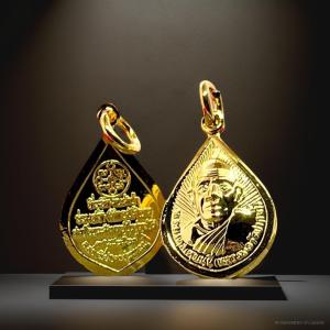 หรียญทรงหยดน้ำ พระมงคลเทพมุนี เนื้อกะไหล่ทอง  วัดปากน้ำ ภาษีเจริญ แท้จากวัด