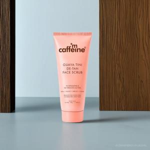mCaffeine Guava Tini De-Tan Face Scrub | 5% Physical & Natural Exfoliants | De-Tanned Smoother Skin | Pore Cleansing | Removes Blackheads | AHAs - Glycolic & Lactic Acid | Walnut & Apricot | For Women & Men | Suitable for All Skin Types - 100g