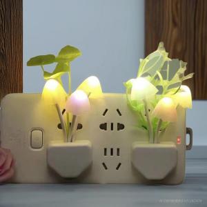 Đèn ngủ cảm ứng ánh sáng hình cây nấm