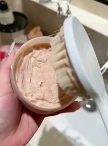 Exfoliating Whitening Moisturizing Body Scrub
